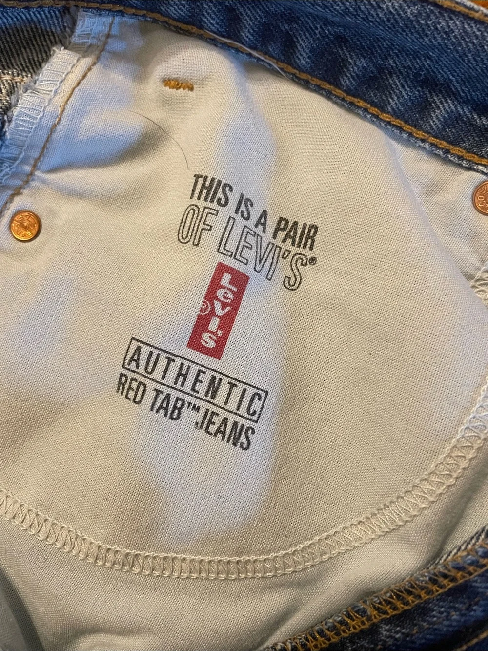 Vintage 1999 Levis 550 Medium Stonewash Jeans M110 Button Assembled DR US Cut